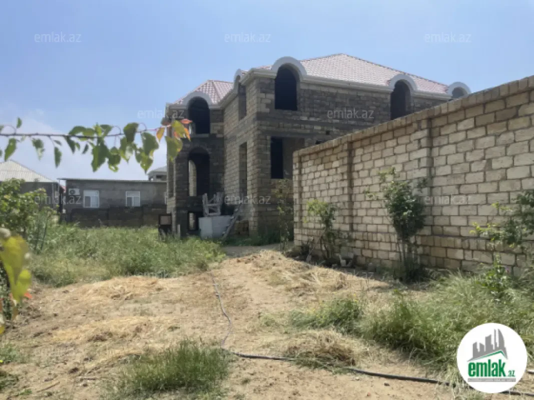 Satılır 5 otaqlı həyət evi 175 m²