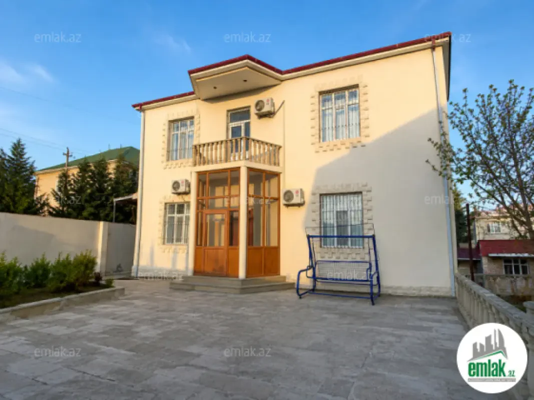 Satılır 10 otaqlı mənzil 750 m²