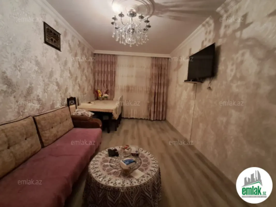 Satılır 4 otaqlı köhnə tikili 80 m²