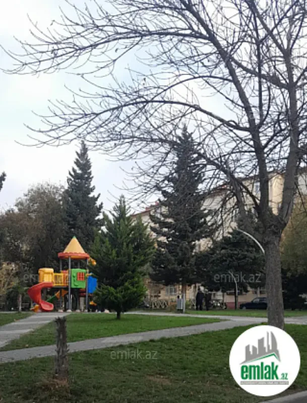 Satılır 1 otaqlı köhnə tikili 40 m²