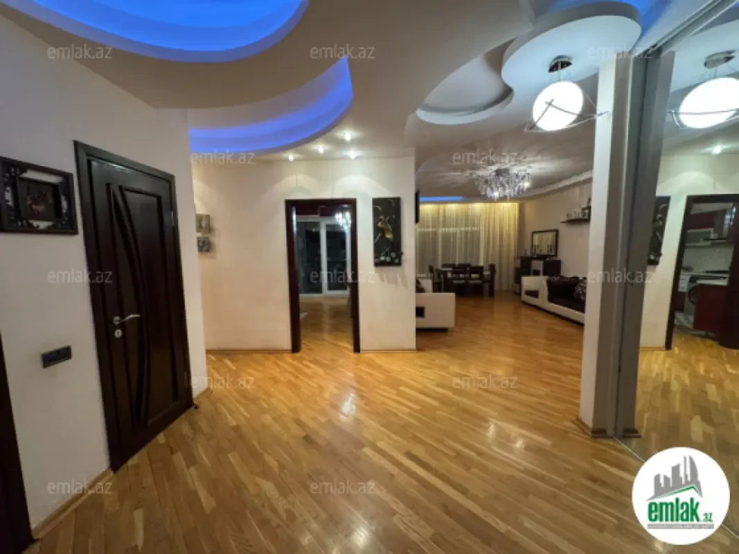 Satılır 3 otaqlı yeni tikili 150 m²