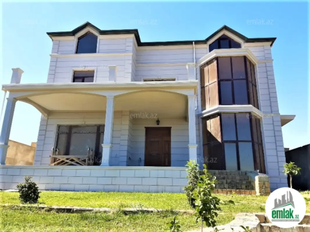 Satılır 8 otaqlı həyət evi 510 m²