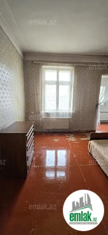 Satılır 2 otaqlı köhnə tikili 60 m²
