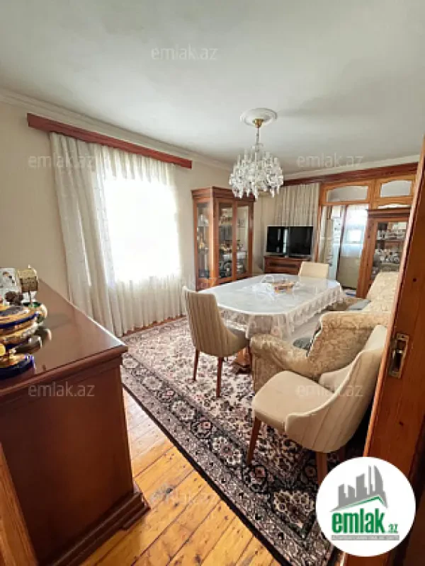 Satılır 2 otaqlı köhnə tikili 42 m²