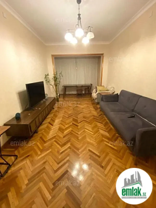 Satılır 3 otaqlı köhnə tikili 90 m²