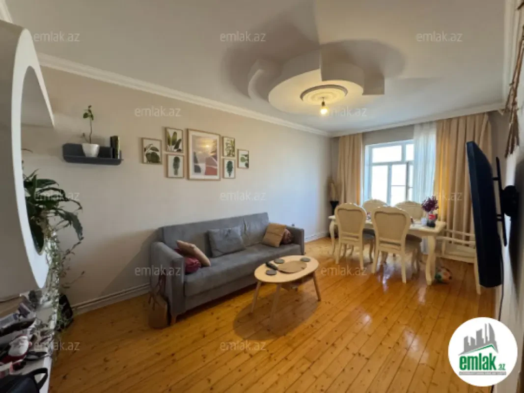 Satılır 3 otaqlı köhnə tikili 80 m²