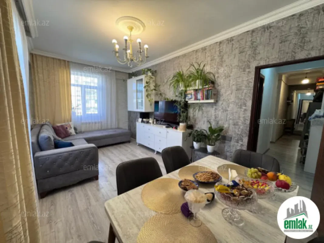 Satılır 2 otaqlı köhnə tikili 65 m²