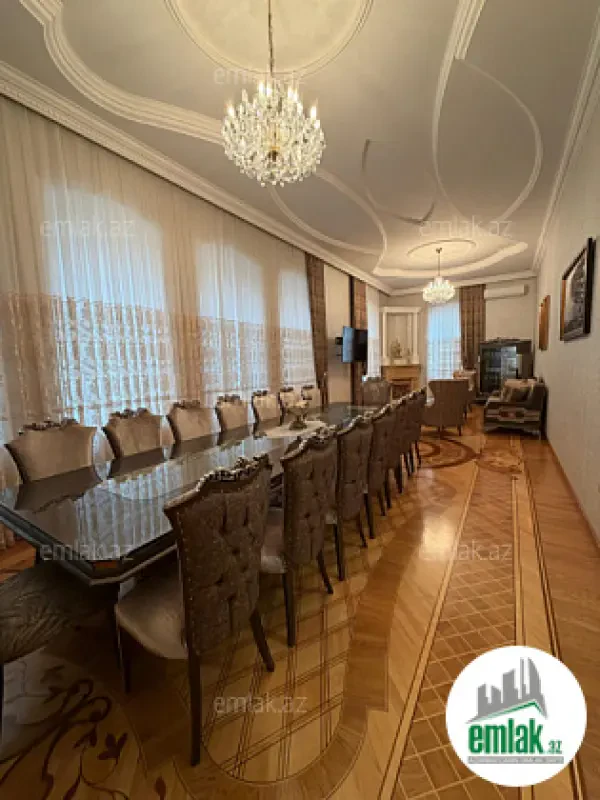 Satılır 7 otaqlı köhnə tikili 450 m²