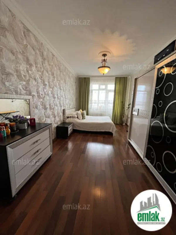 Satılır 3 otaqlı yeni tikili 130 m²