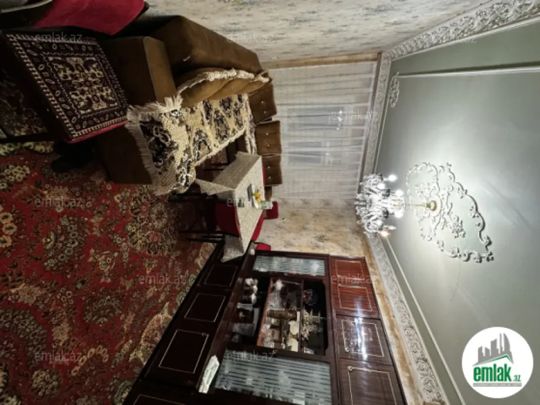 Satılır 3 otaqlı köhnə tikili 80 m²