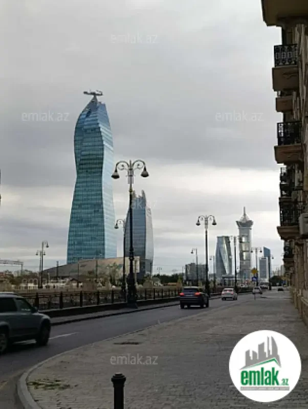 Satılır 3 otaqlı köhnə tikili 75 m²