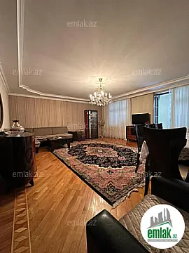 Satılır 5 otaqlı köhnə tikili 140 m² — Bakı 5 otaq 140.00 m²