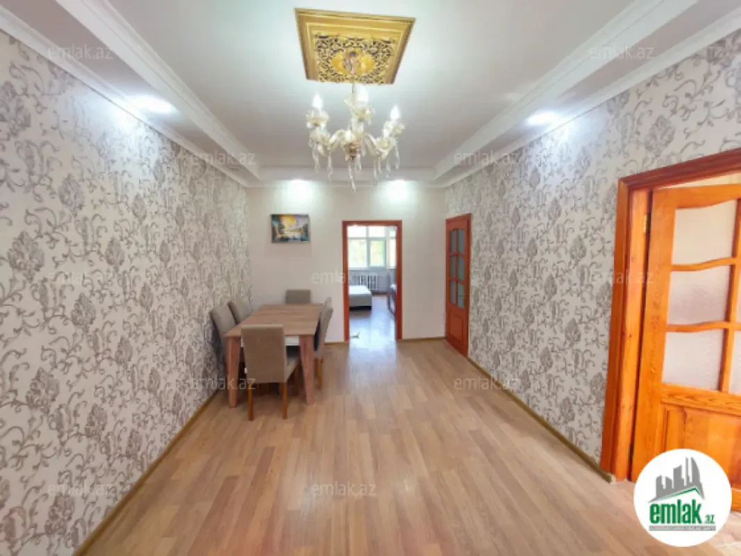 Satılır 2 otaqlı köhnə tikili 55 m²
