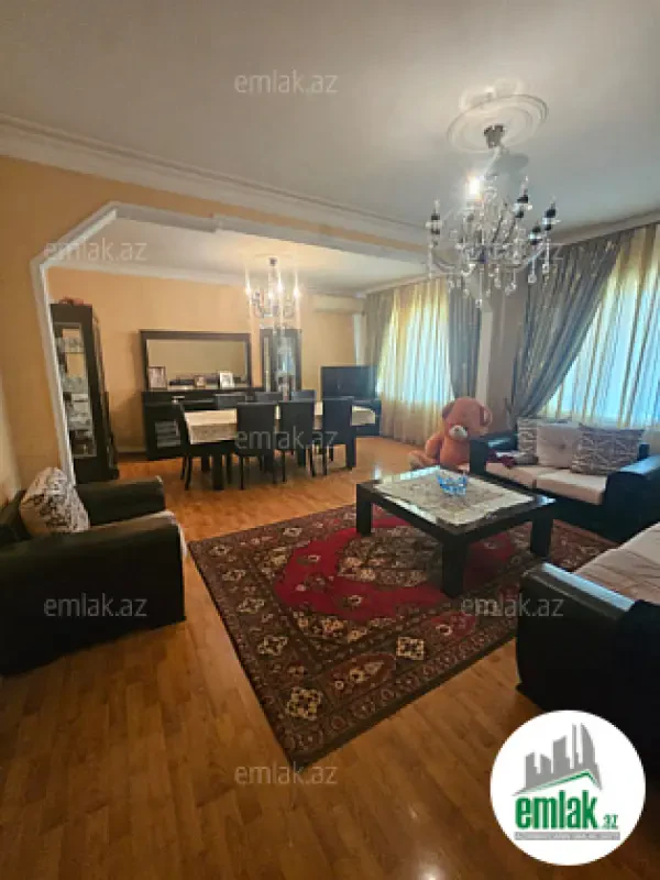 Satılır 5 otaqlı köhnə tikili 120 m²