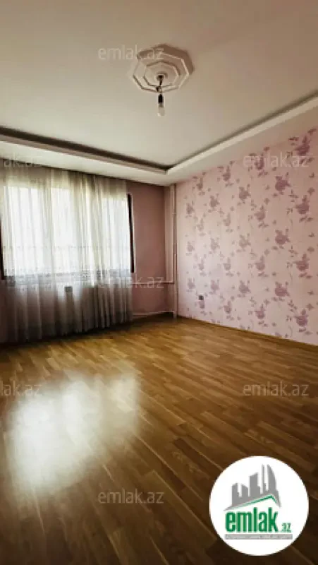 Satılır 4 otaqlı köhnə tikili 90 m²
