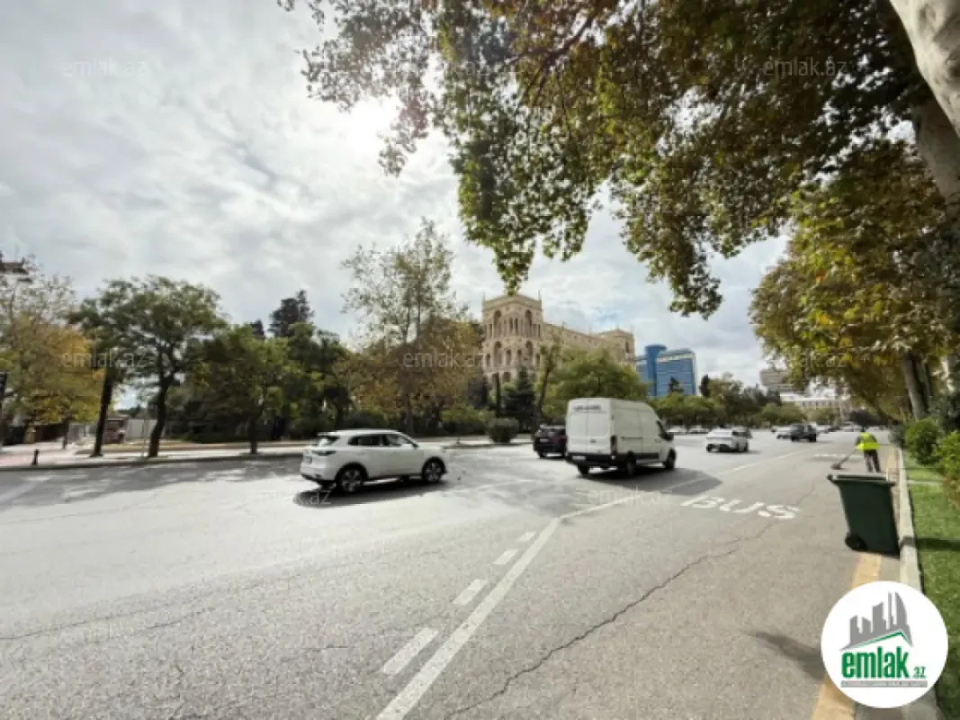 Satılır 3 otaqlı köhnə tikili 80 m²