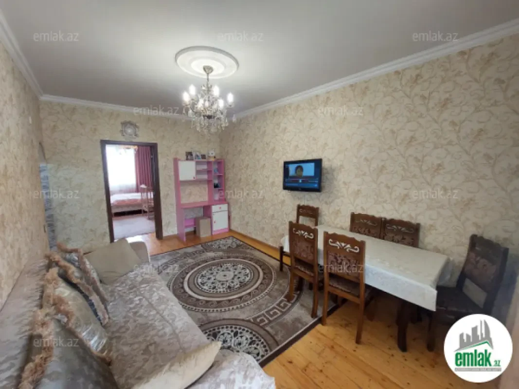 Satılır 2 otaqlı köhnə tikili 55 m²