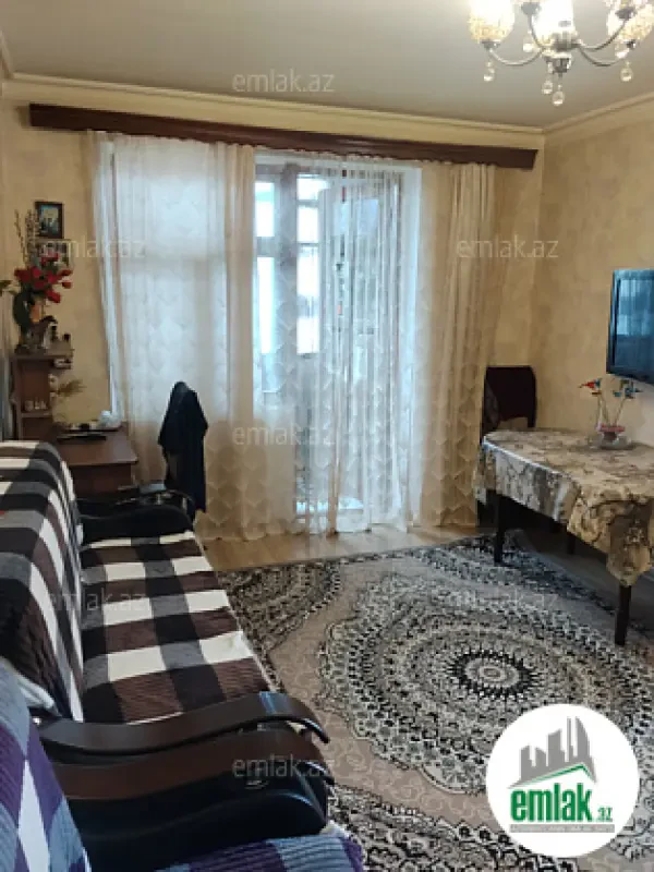 Satılır 2 otaqlı köhnə tikili 52 m²