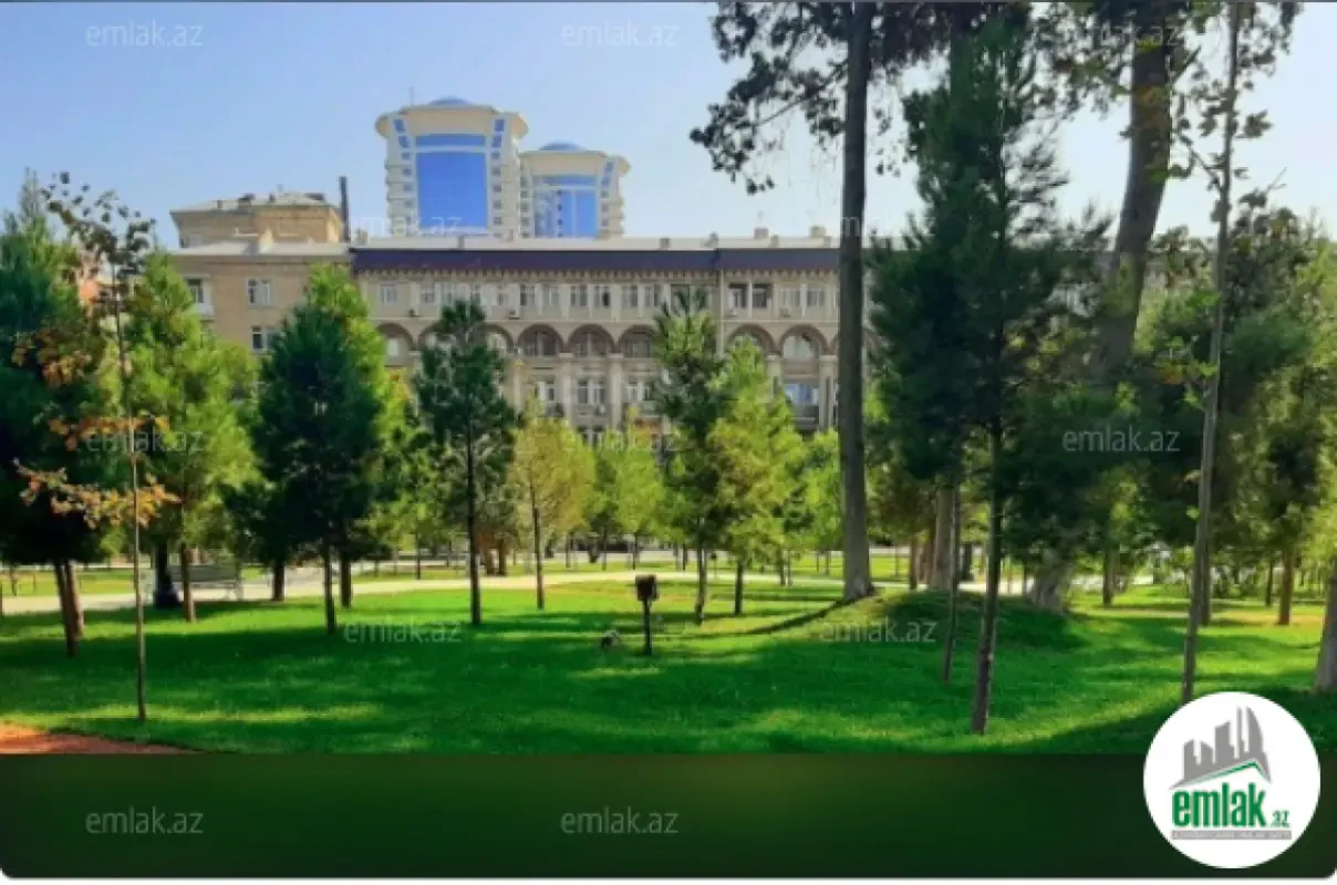 Satılır 4 otaqlı köhnə tikili 110 m²