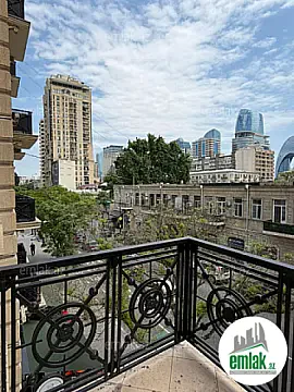 Satılır 3 otaqlı köhnə tikili 100 m² — Bakı 3 otaq 100.00 m²