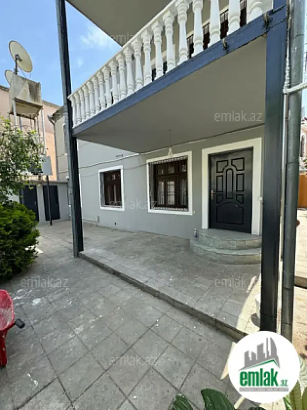 Satılır 6 otaqlı həyət evi 300 m²