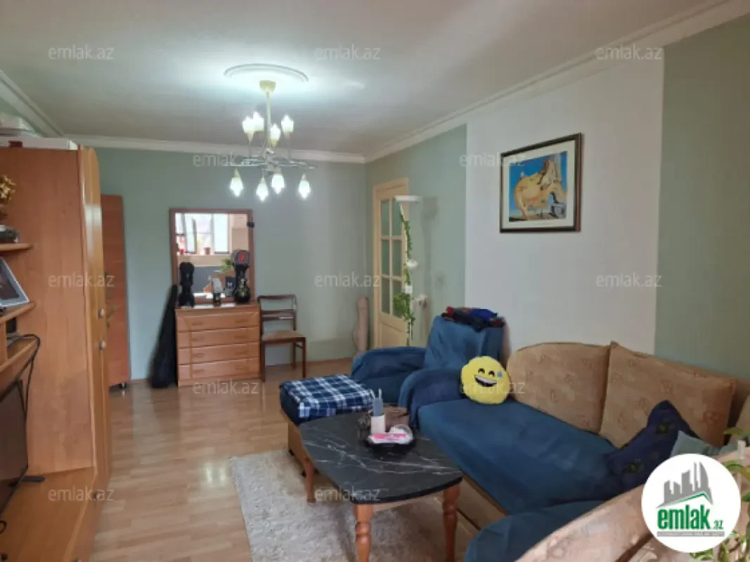 Satılır 2 otaqlı köhnə tikili 60 m²