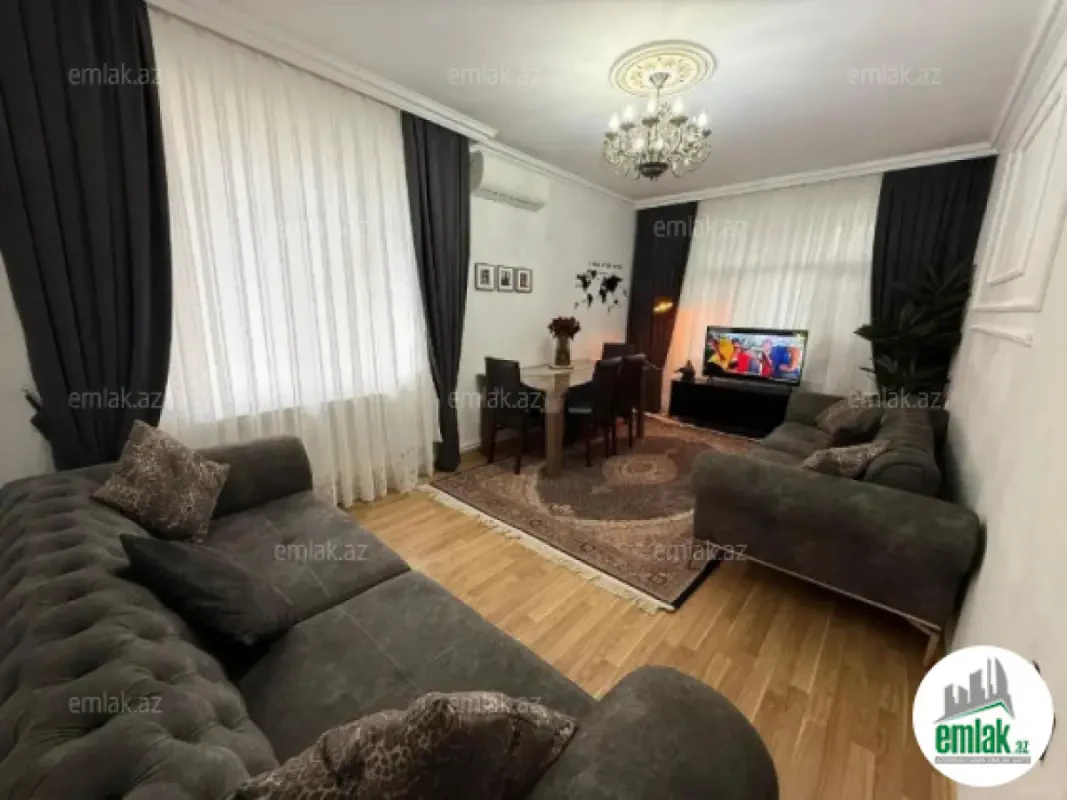 Satılır 2 otaqlı köhnə tikili 85 m²
