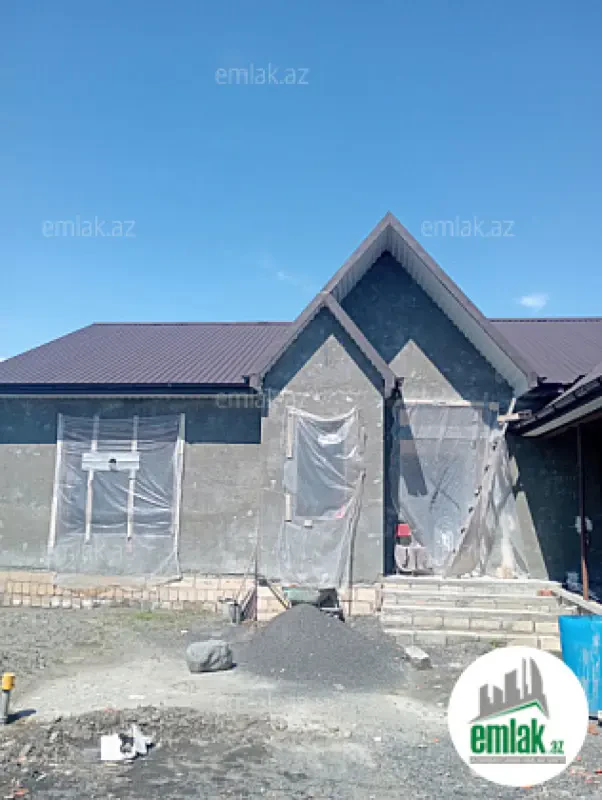 Satılır 5 otaqlı həyət evi 140 m²