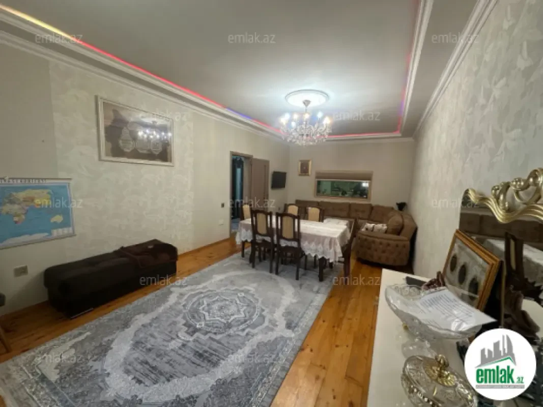 Satılır 6 otaqlı həyət evi 250 m²
