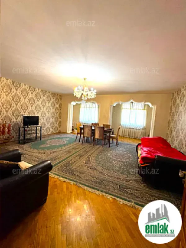 Satılır 4 otaqlı köhnə tikili 100 m²