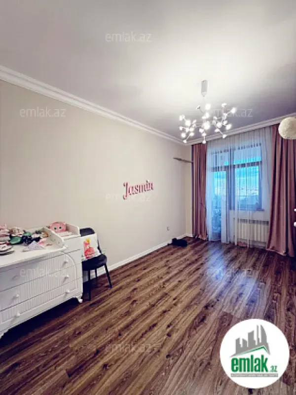 Satılır 3 otaqlı yeni tikili 105 m²
