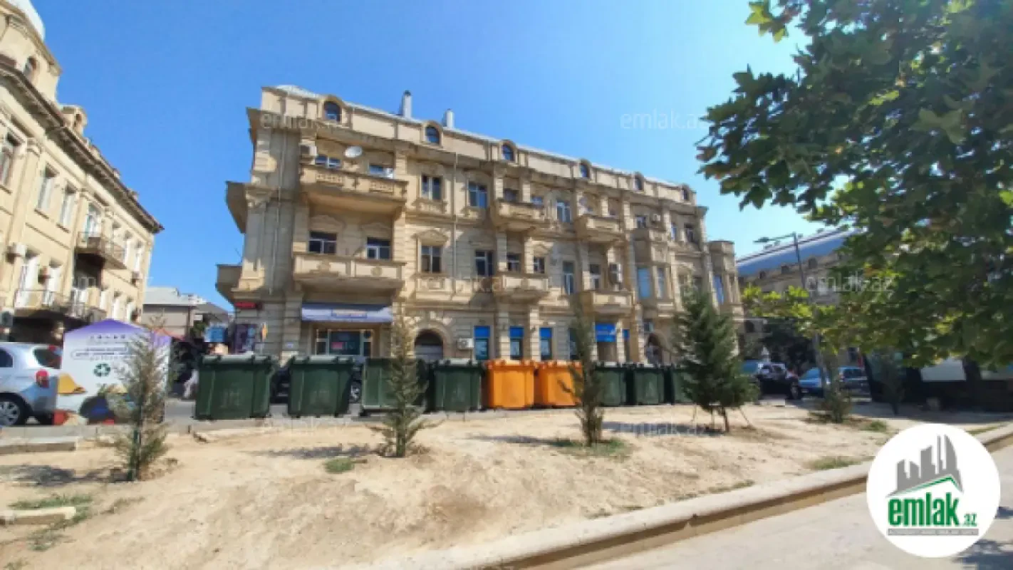 Satılır 3 otaqlı köhnə tikili 90 m²