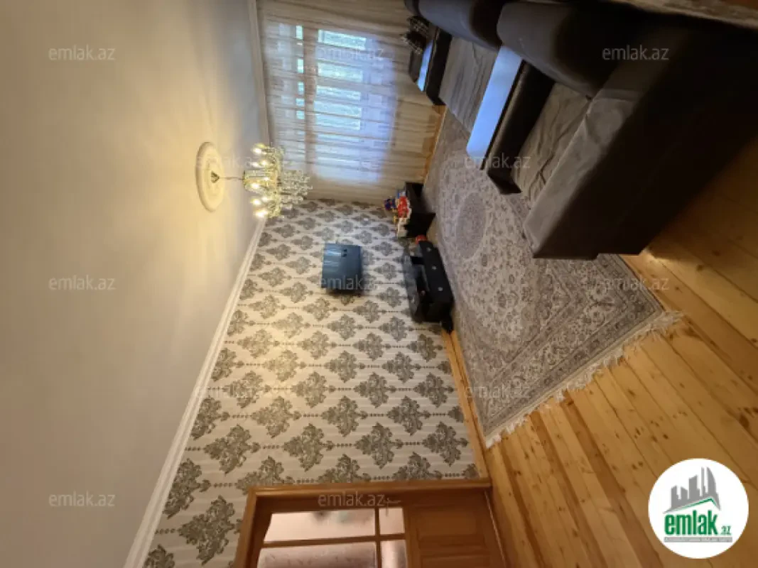 Satılır 5 otaqlı köhnə tikili 115 m²
