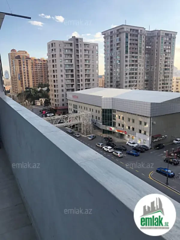 Satılır 3 otaqlı köhnə tikili 90 m²