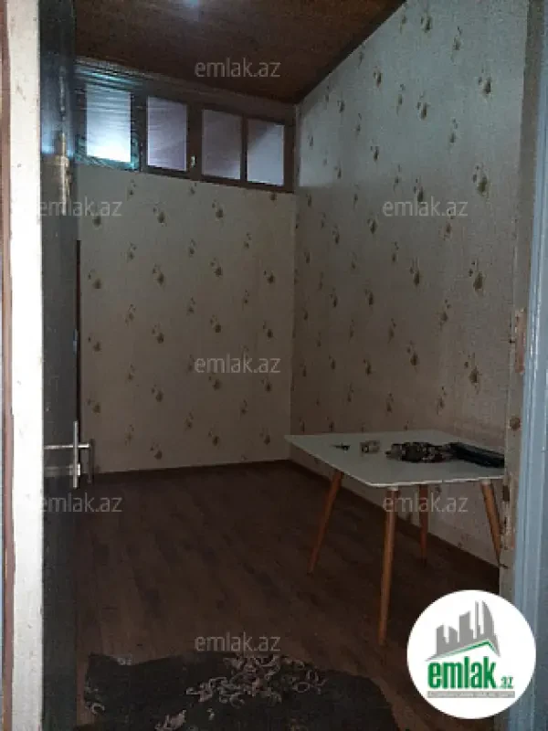 Satılır 2 otaqlı köhnə tikili 50 m²