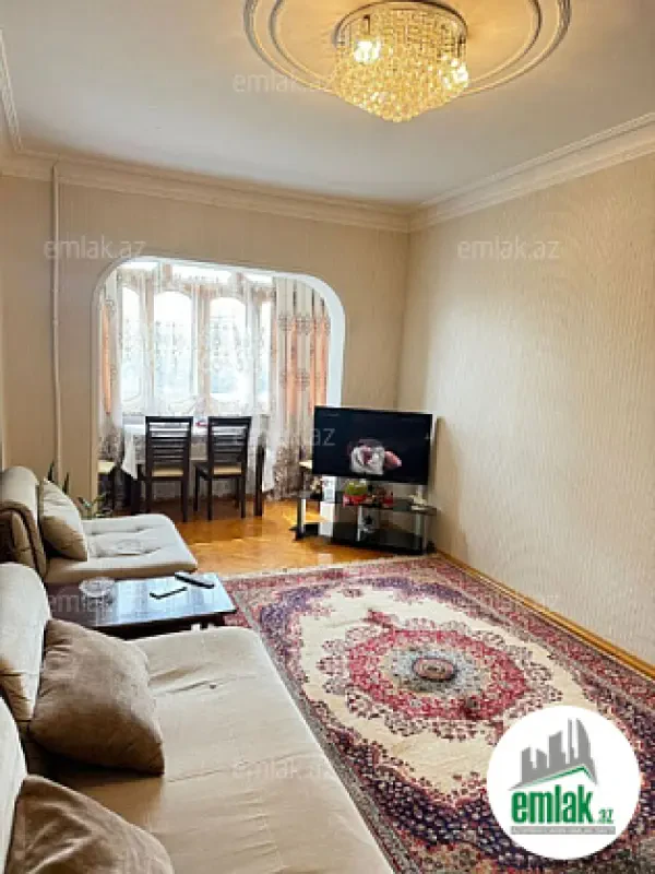 Satılır 3 otaqlı köhnə tikili 90 m²