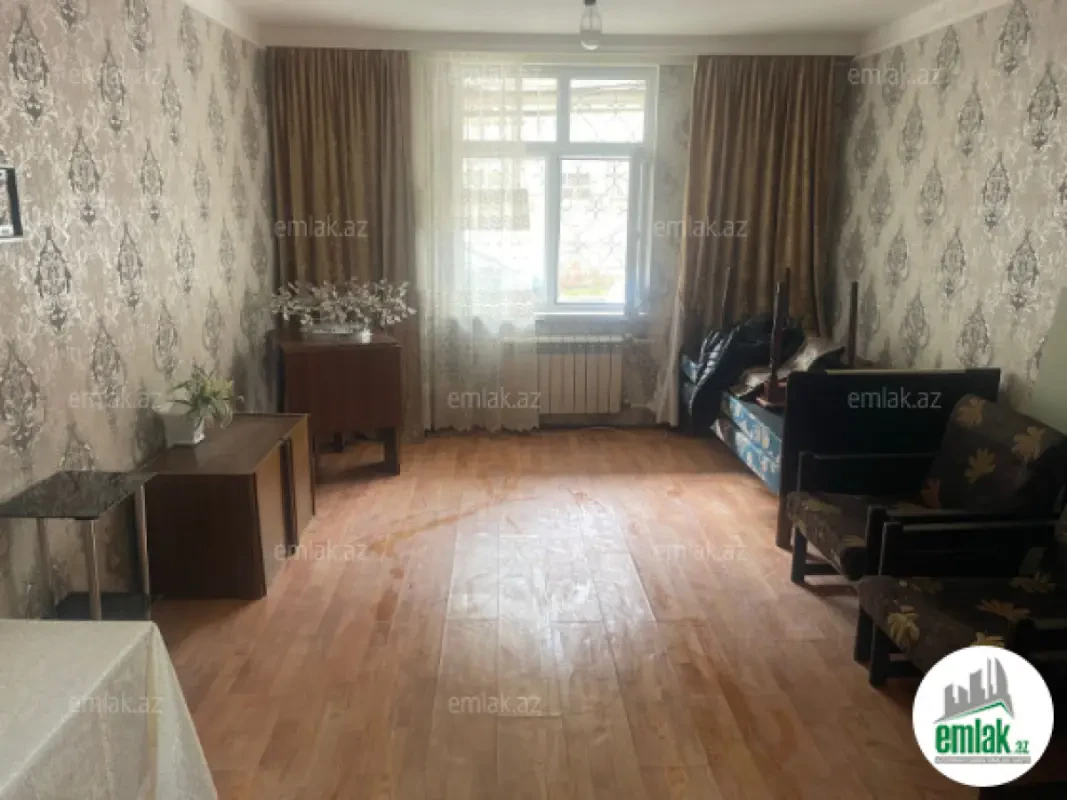 Satılır 1 otaqlı köhnə tikili 40 m²