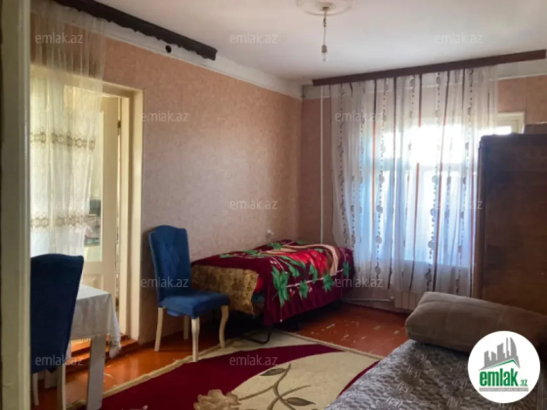Satılır 2 otaqlı köhnə tikili 60 m²