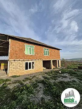 Satılır 4 otaqlı həyət evi 235 m² — Bakı 4 otaq 235.00 m²