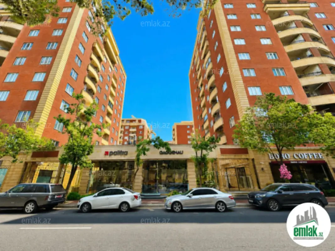 Satılır 4 otaqlı yeni tikili 212 m²