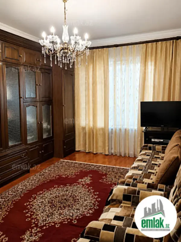 Satılır 2 otaqlı köhnə tikili 75 m²