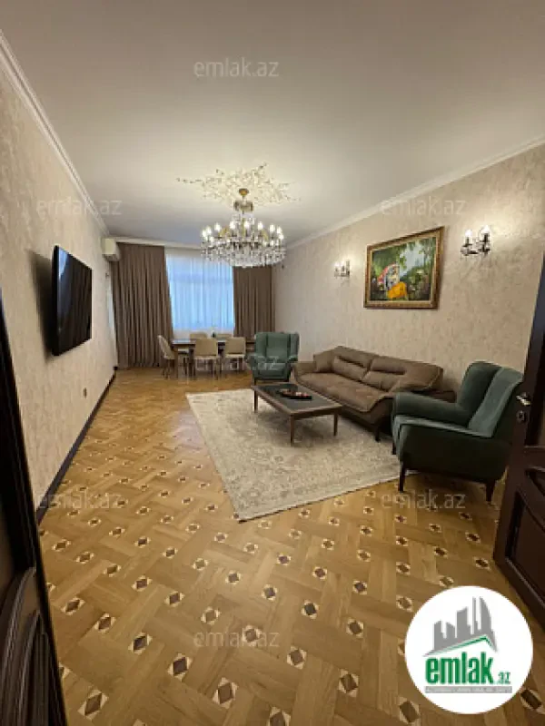 Satılır 4 otaqlı yeni tikili 165 m²