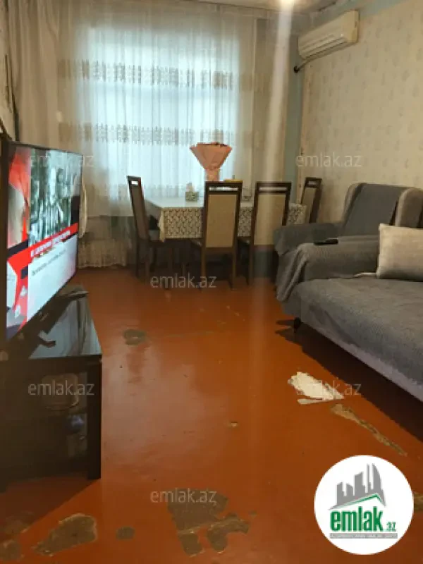 Satılır 3 otaqlı köhnə tikili 90 m²