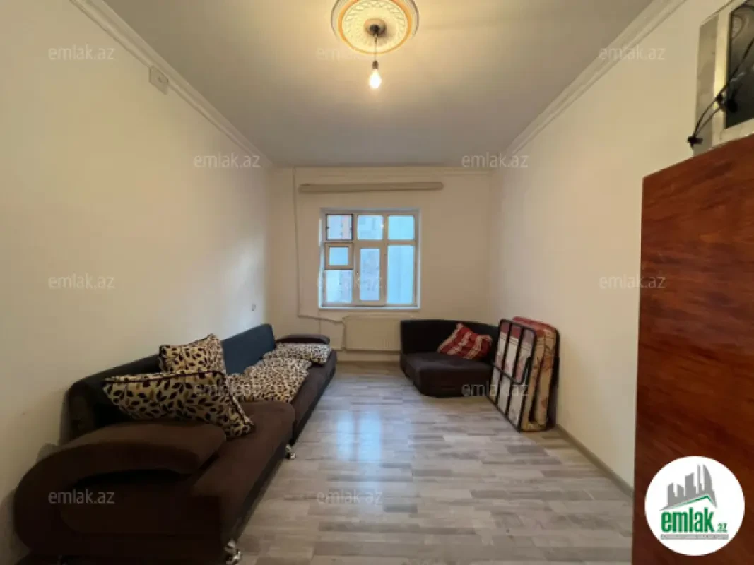 Satılır 1 otaqlı köhnə tikili 48 m²
