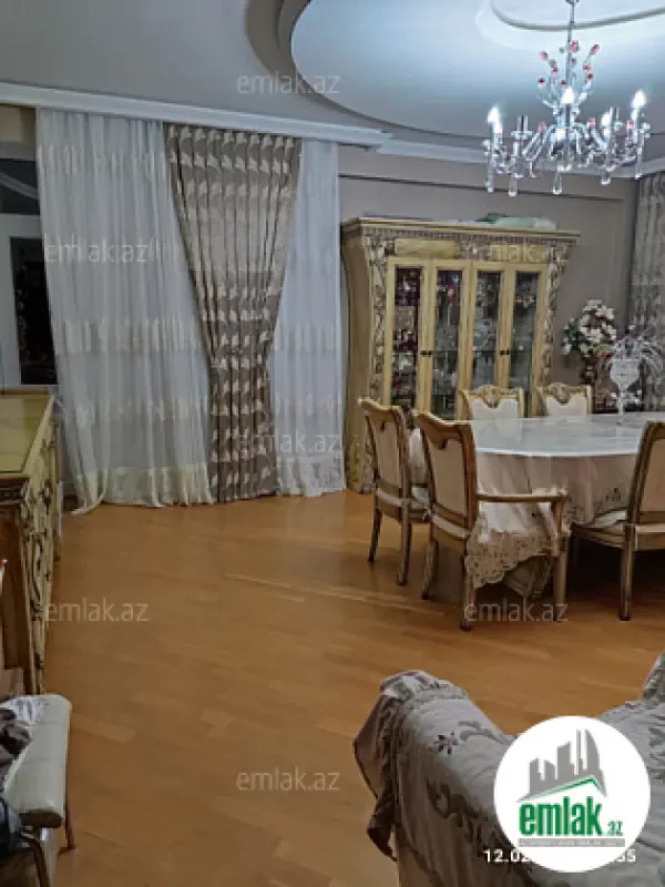 Satılır 3 otaqlı yeni tikili 130 m²
