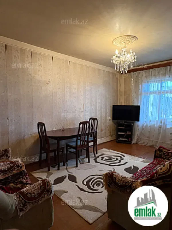 Satılır 3 otaqlı köhnə tikili 90 m²