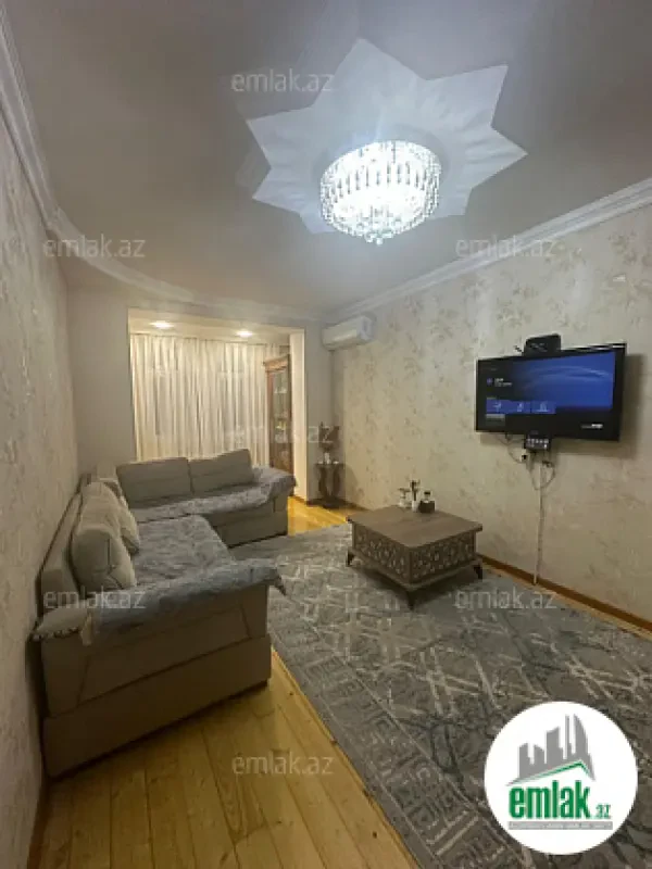 Satılır 4 otaqlı köhnə tikili 100 m²