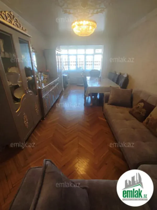 Satılır 4 otaqlı köhnə tikili 95 m²