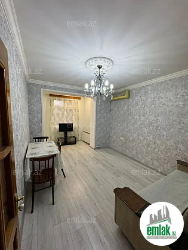 Satılır 2 otaqlı köhnə tikili 45 m²