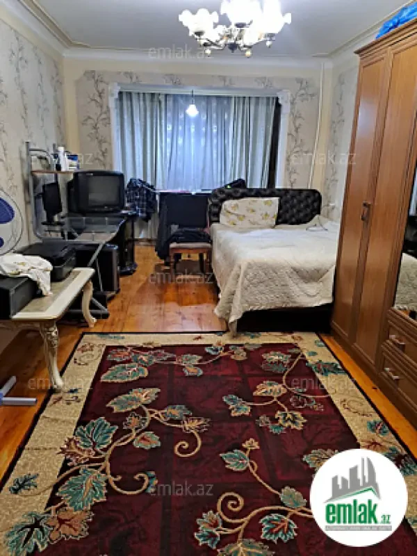 Satılır 1 otaqlı köhnə tikili 35 m²